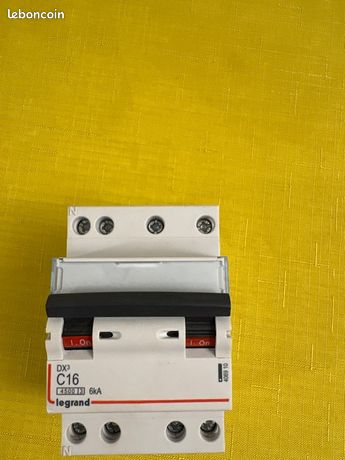 LEGRAND DX3 Disjoncteur tétrapolaire 16A courbe C 6kA 400V - 406910