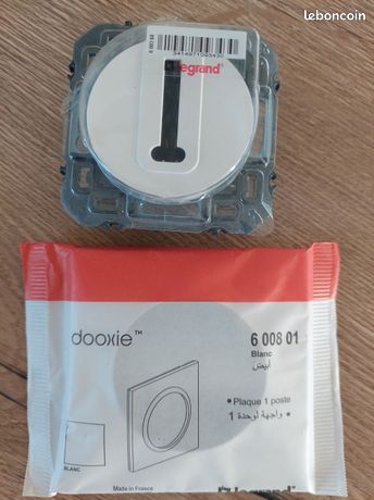 LEGRAND Prise téléphone Dooxie Réf 600368 + plaque de finition