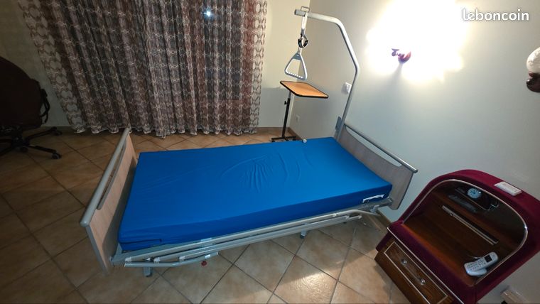 Lit médicalisé