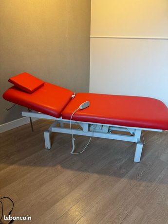 Lit de massage motorisé