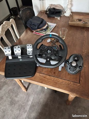 Logitech g923 volant + pedale + boîte de vitesse