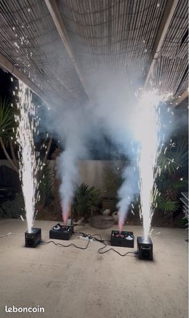 Lot 2 machines à étincelles neuves garantie 2ans avec flight case roulettes