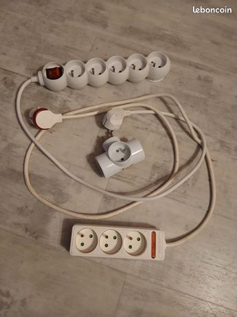 Lot 2 multiprises et 1 triplette