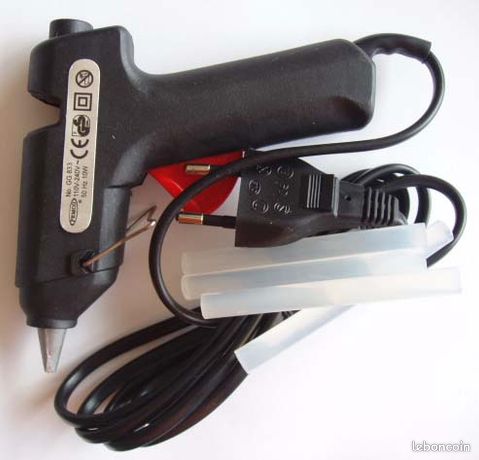 LOT 2 PISTOLETS à colle électrique avec 4 bâtons de colle(diamètre: 7mm) ; 10W