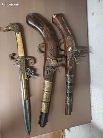 3 pistolets à silex