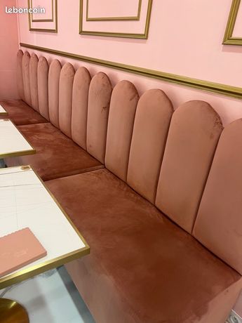 4 banquette chaises et tables