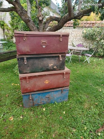4 malles cantinières