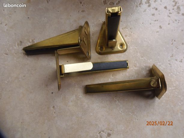 LOT 4 PINCES à étagère murale en Laiton avec système clip à pince PAR SERRAGE