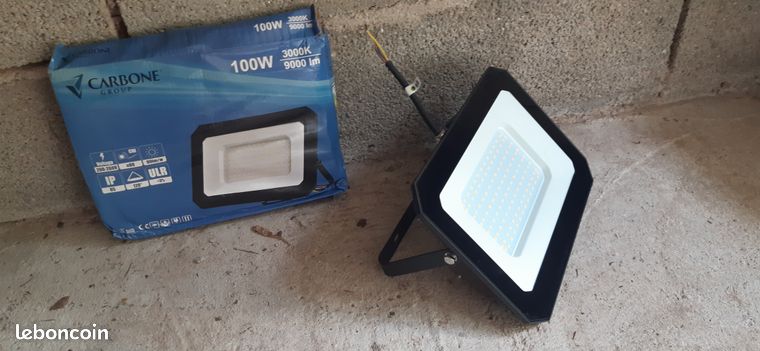 Lot 5 Projecteurs LED neufs pour extérieur