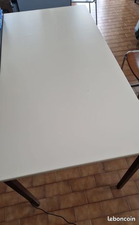 Lot 5 tables de bureau