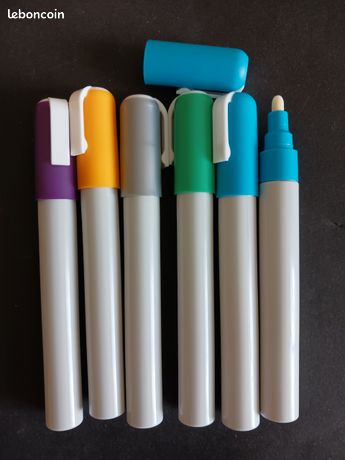 Lot 6 marqueurs ( générique POSCA). Pointe moyenne .assortis