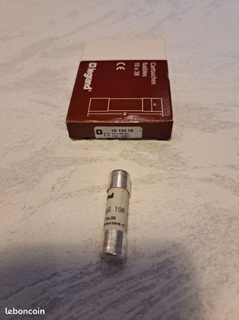 Lot 74 7 cartouches fusibles 10x38 LEGRAND 500v 10A
