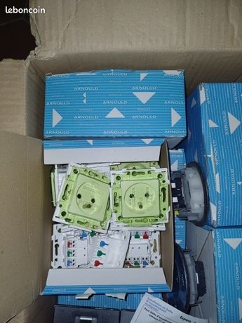 Lot Arnould Espace Prises et interrupteurs