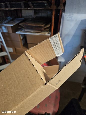 Lot boîtes cartons neuf 61x10x10