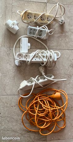 câbles rallonges et multiprises