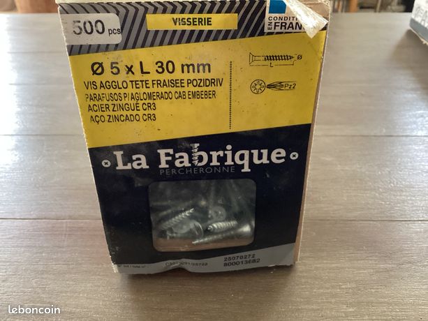 Lot denviron 300 vis agglo tête fraisée zingué cr3 / 5mm de diamètre et 30mm de longueur