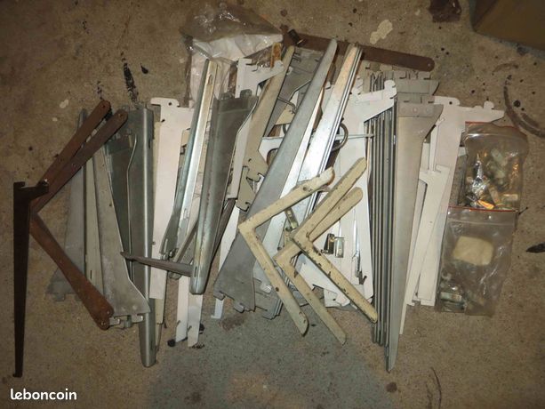 d'équerres en métal