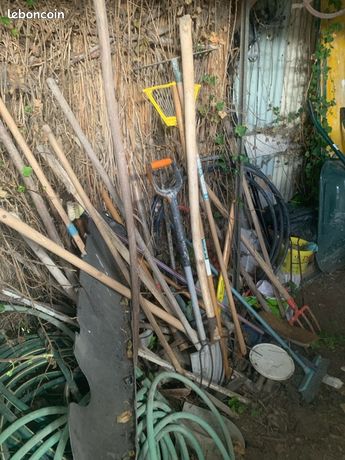 Lot d’outillage jardin extérieur
