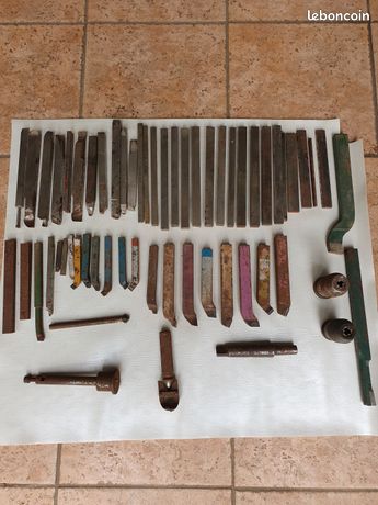 Lot d'outils de tour