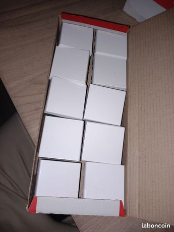 Lot de 10 mécanismes de poussoirs Legrand Mosaïc référence 077040