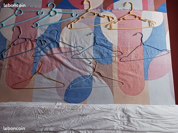 LOT de 10 PORTES-MANTEAUX ETAT NEUF