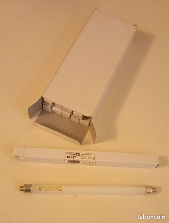 Lot de 10 tubes néon fluorescent neufs 22cm G5 6W blanc industrie 3300k.Marque Aurora ak 107.2.5 le tube