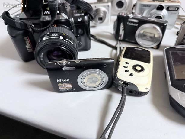 Lot de 15 appareils photo