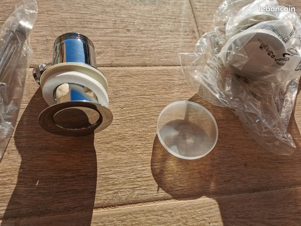 Lot de 2 bondes chromes avec mécanismes NEUF