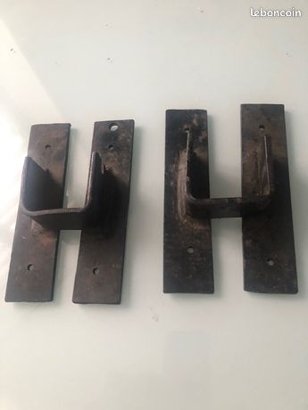 Lot de 2 ferrures en acier
