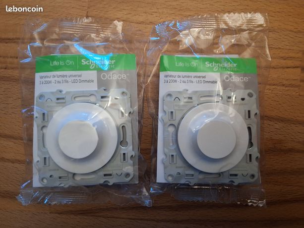 Lot de 2 interrupteurs variateur schneider neuf