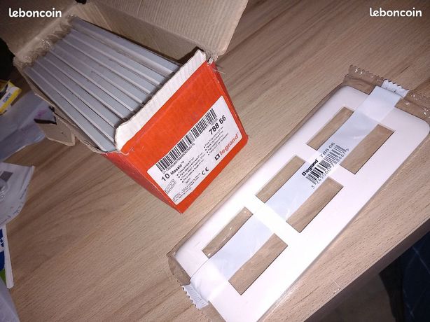 2 Legrand Mosaic 78866 Plaque 3x2 modules horizontale
