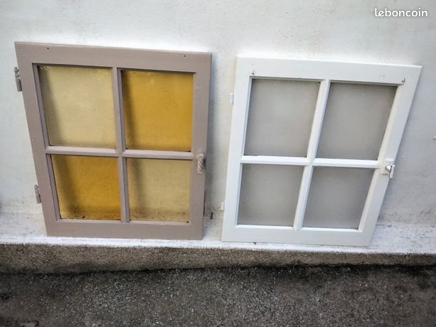 Lot de 2 petites fenetres