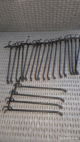 Lot de 22 broches simples