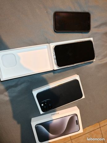 3 iPhone avec boîtes d'origines 16pro 15pro max