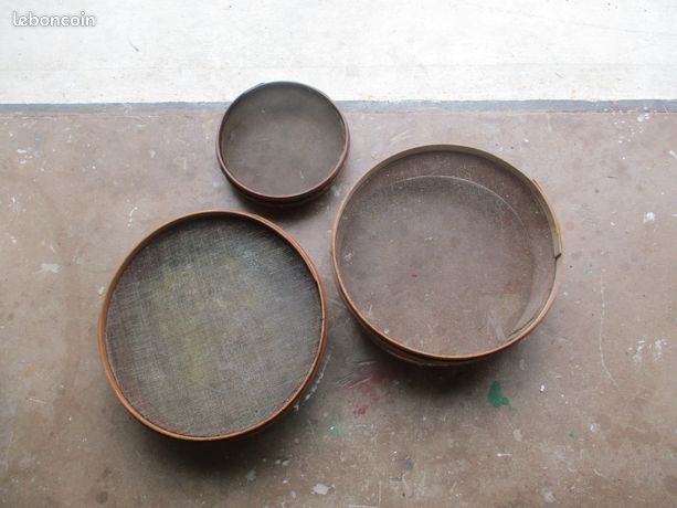 3 petits tamis assez fin brclm