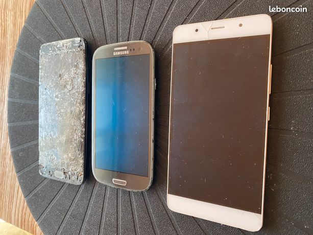 Lot de 3 Téléphones Portables Samsung Hisense