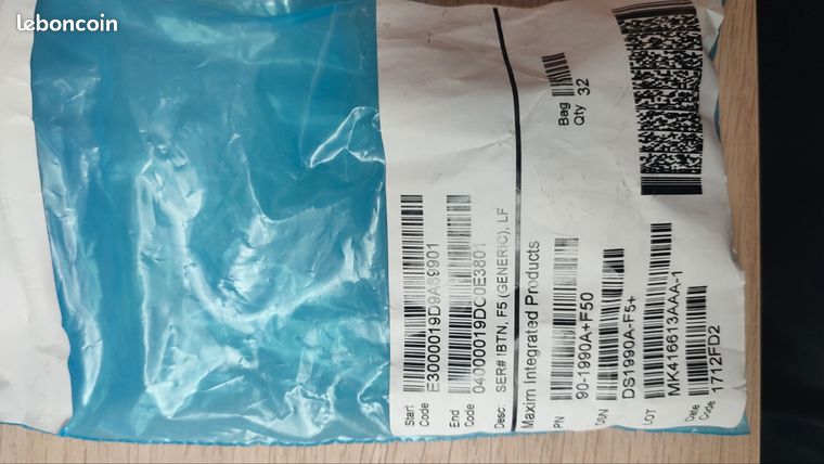 Lot de 32 clés électroniques Maxim Integrated DS1990A-F5+ iButton Neuf