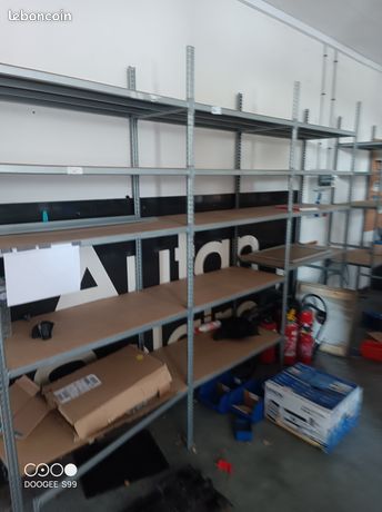 Lot de 4 mètres de de rayonnage acier galva très bon état