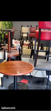 Lot de 40 chaises et 15 table restaurant professionnel