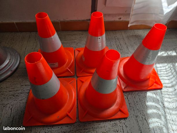 Lot de 5 connes de chantier