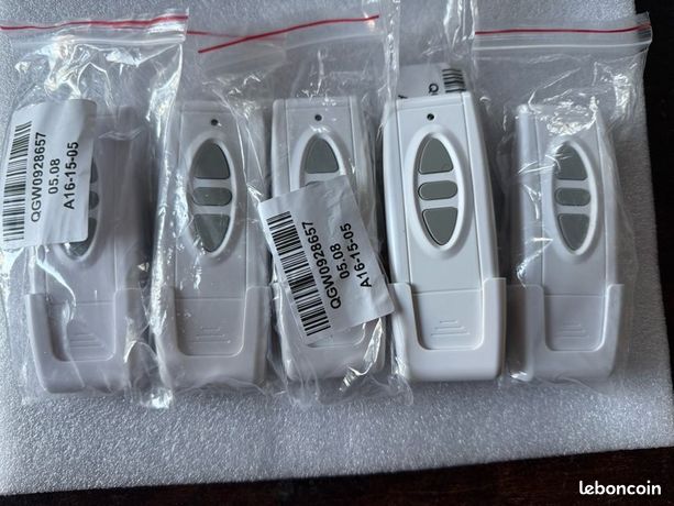 Lot de 5 télécommandes RF 433 MHz 3 boutons + support mural neuves 50