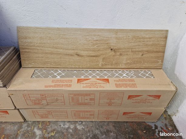 Lot de 6 cartons de carrelage grès cérame imitation parquet (8,22 m²)