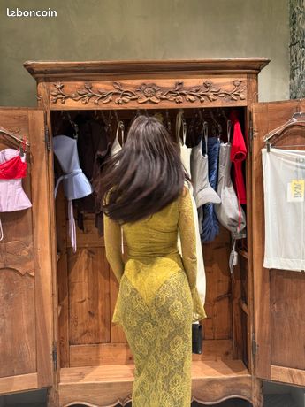 Lot de 6 cartons de vêtements de marques & créateurs parfait pour la revente ou lupcycling