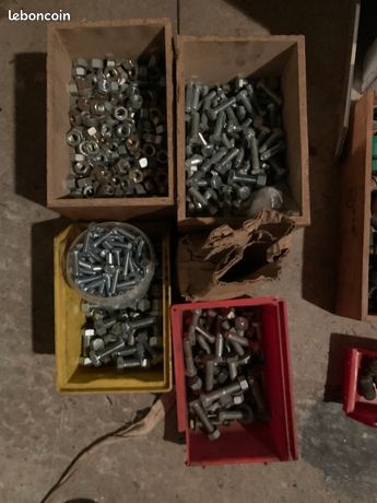 Lot de boulons et écrous