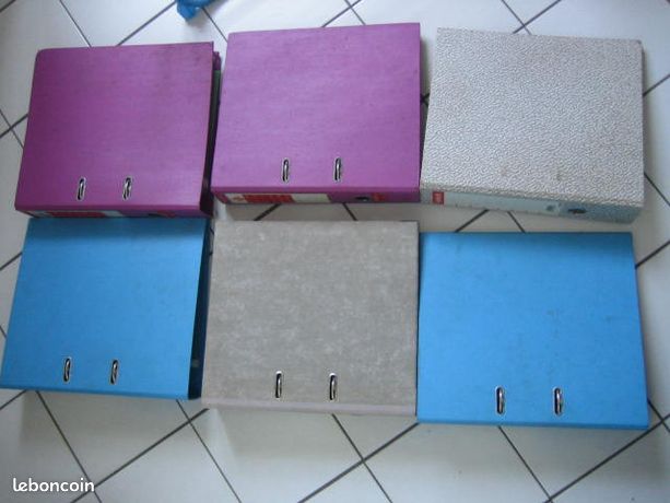 Lot de classeurs et chemises plastique