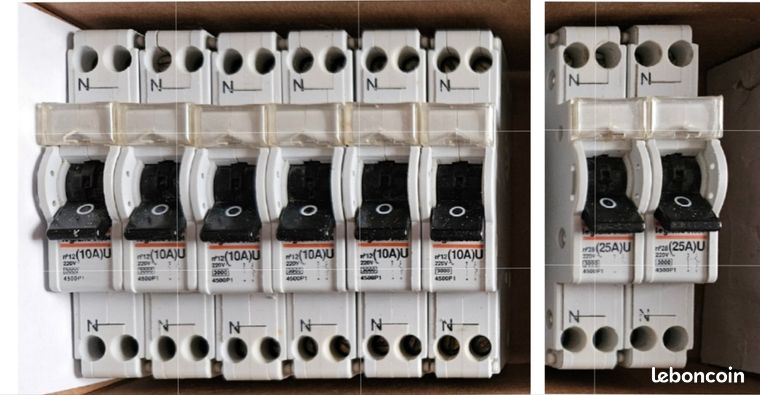 Lot de disjoncteurs Legrand 10A et 25A