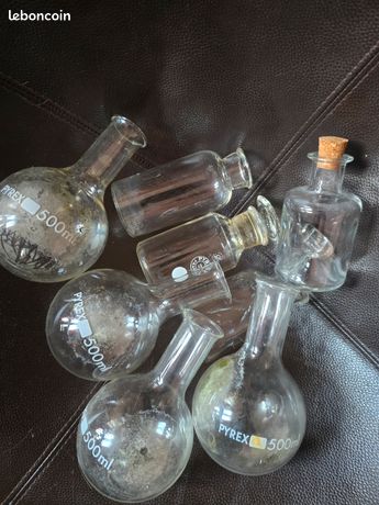 Lot de flacons en verre de laboratoire
