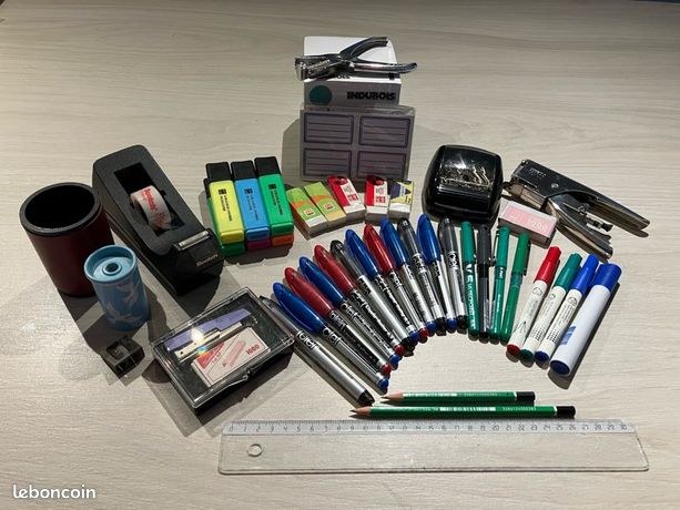 LOT de FOURNITURES de BUREAU