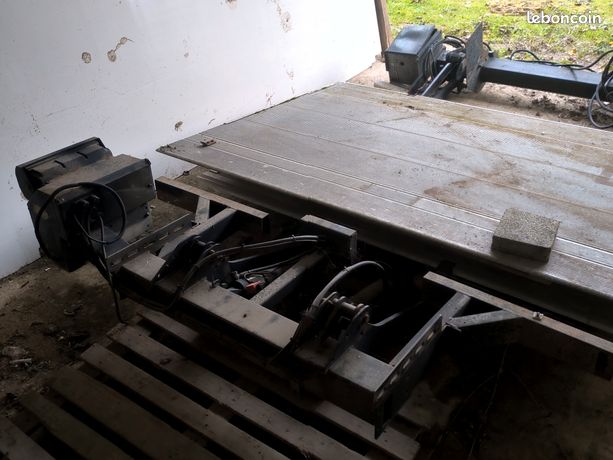 Lot de hayons élévateurs