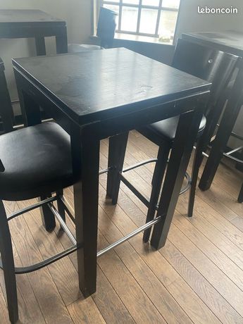 mobilier haut comprenant tabouret et tables mange debout